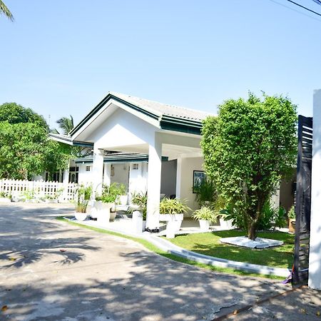 The Bamboo Tree Transit Hotel Katunayaka Extérieur photo