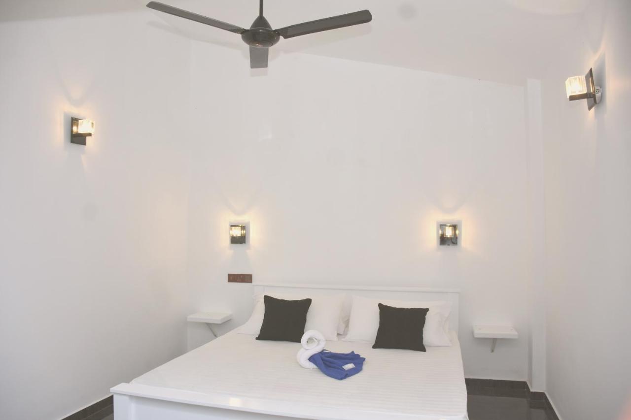 The Bamboo Tree Transit Hotel Katunayaka Extérieur photo