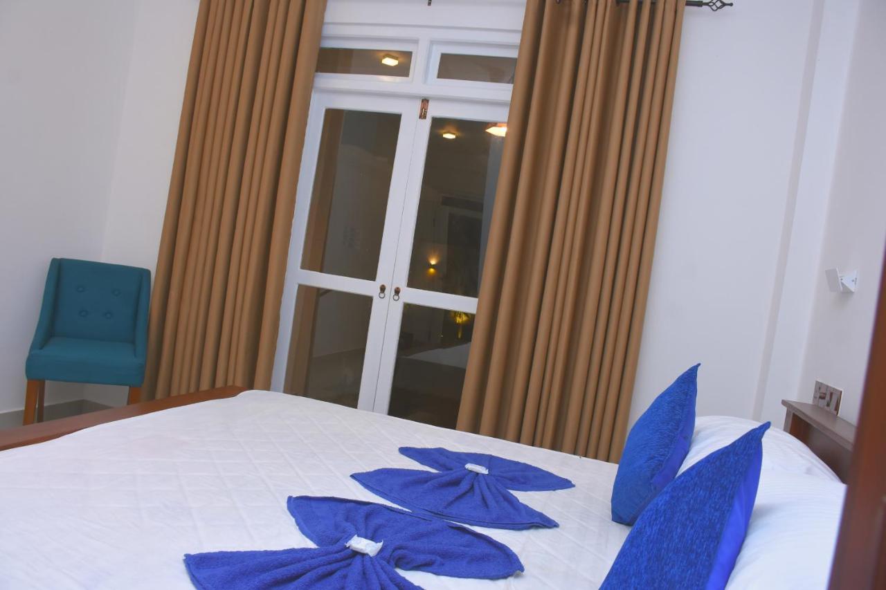 The Bamboo Tree Transit Hotel Katunayaka Extérieur photo