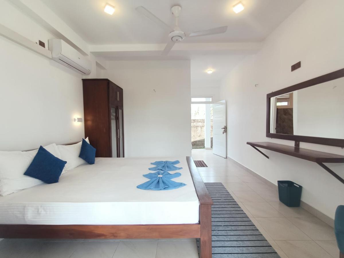 The Bamboo Tree Transit Hotel Katunayaka Extérieur photo