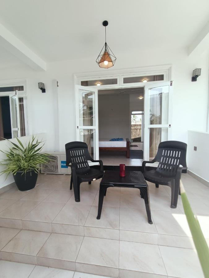 The Bamboo Tree Transit Hotel Katunayaka Extérieur photo
