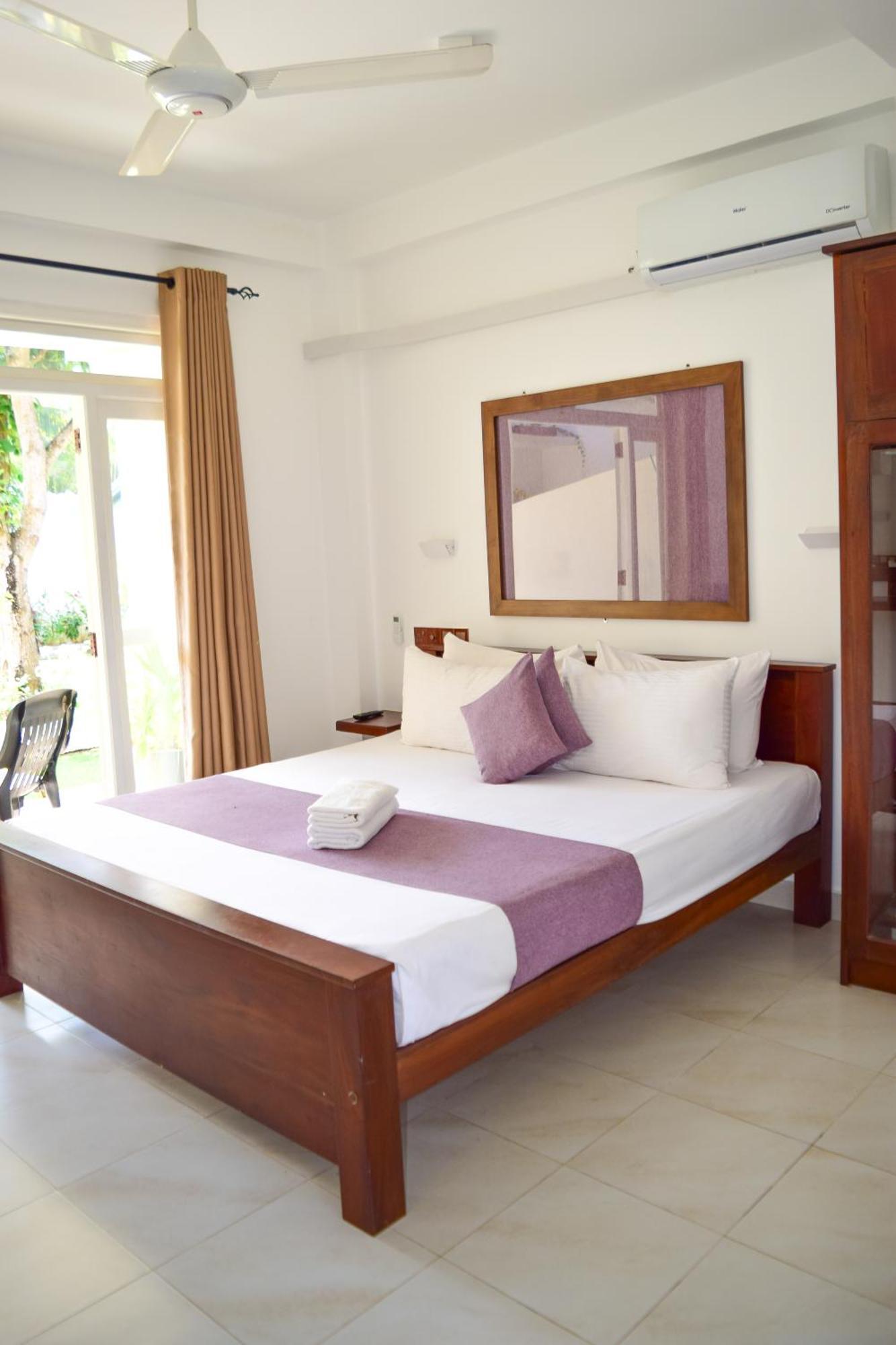The Bamboo Tree Transit Hotel Katunayaka Extérieur photo