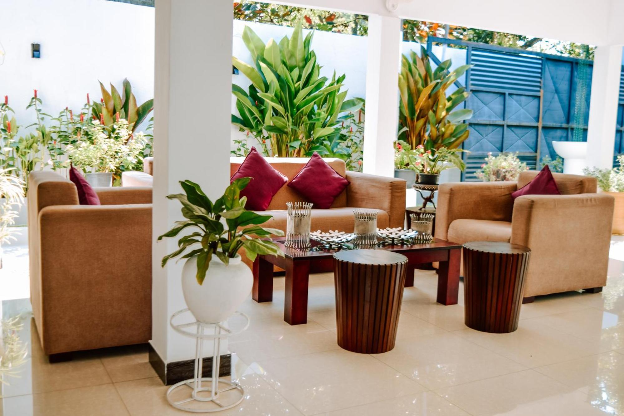 The Bamboo Tree Transit Hotel Katunayaka Extérieur photo